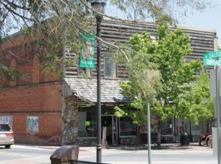 12 N Side Sq, Ellijay, GA 30540