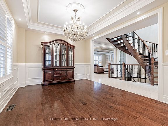 5th image of 394 Connaught Ave