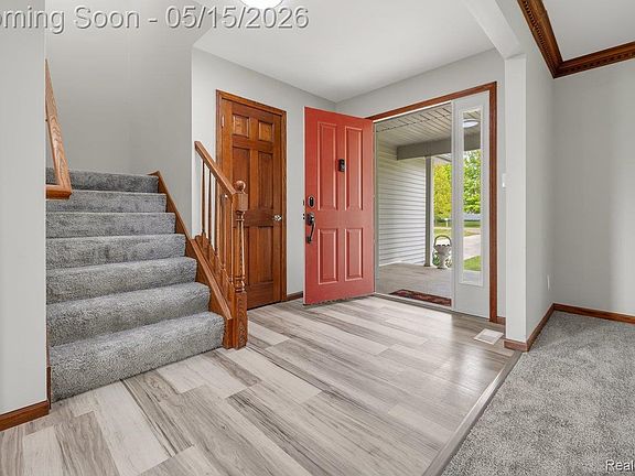 3rd image of 2381 Burke Rd