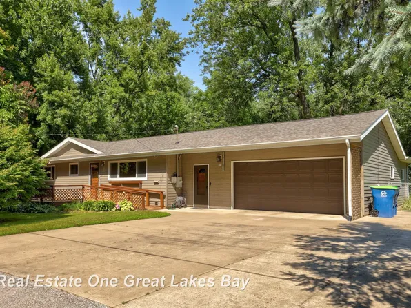 6654 Davis Rd, Saginaw, MI 48604