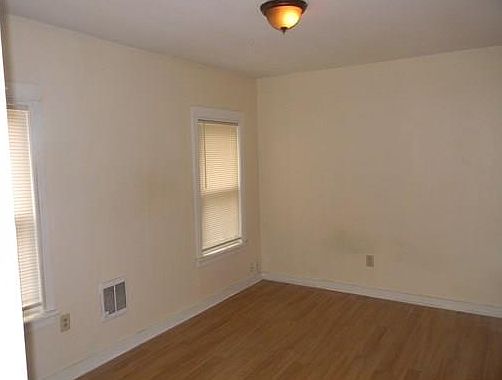 5th image of 132 Central St