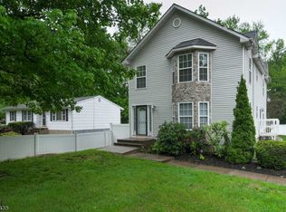 1148 Hamilton St, Somerset, NJ 08873