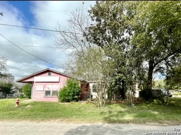 614 4TH ST, Natalia, TX 78059
