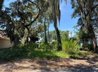 152 Locust Fence Rd, Saint Helena Island, SC 29920