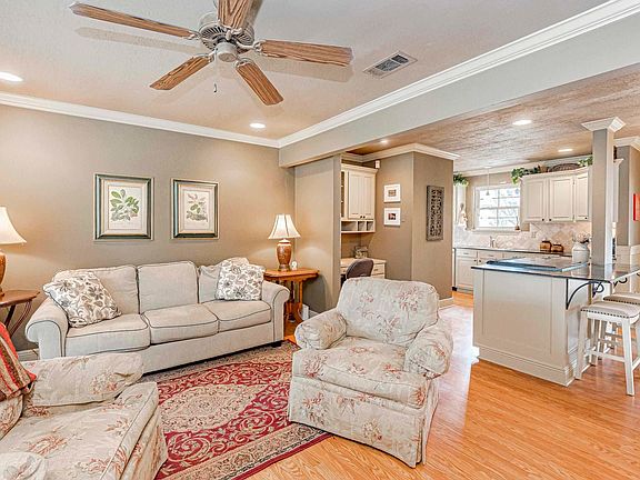 3rd image of 4844 Drusilla Dr