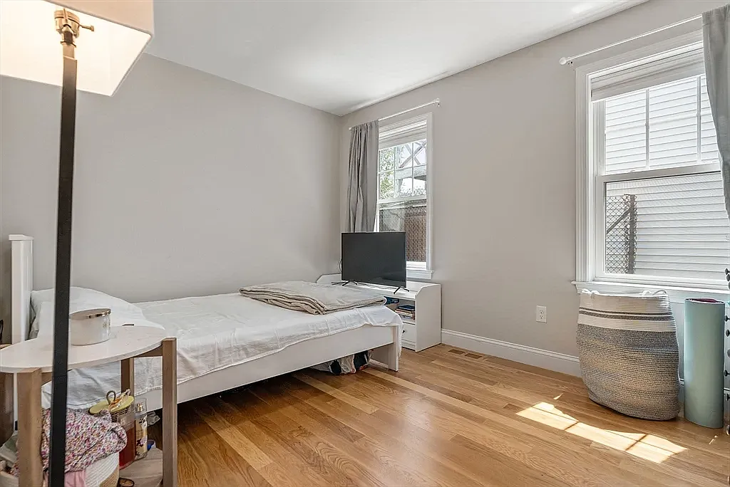2 bed, 9999 sqft, $3,000 — Photo 4