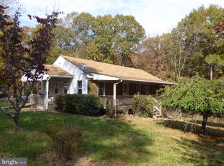 206 Mountain View Dr, Paw Paw, WV 25434
