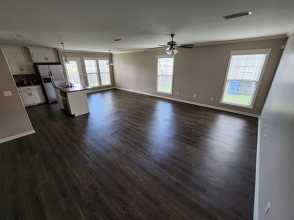 4th image of 217 Londonberry Dr