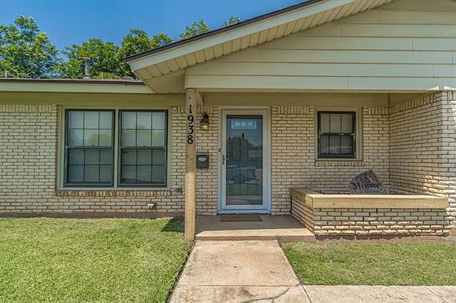 1st image of 1938 Mimosa Dr
