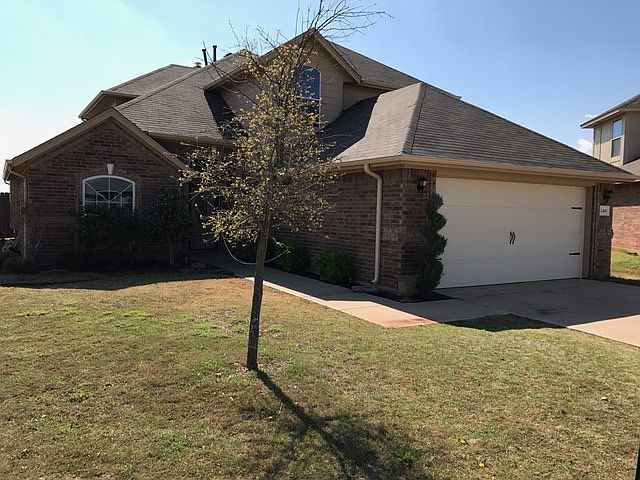 1st image of 2416 SW Oxford Dr
