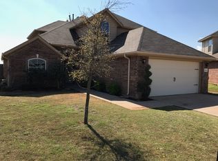 2416 SW Oxford Dr, Lawton, OK 73505