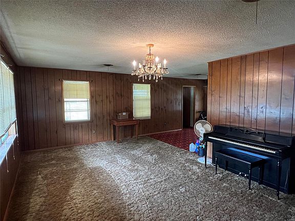 2nd image of 805 Plum St