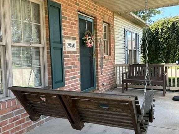 3rd image of 2940 Villa Glen Cir NW
