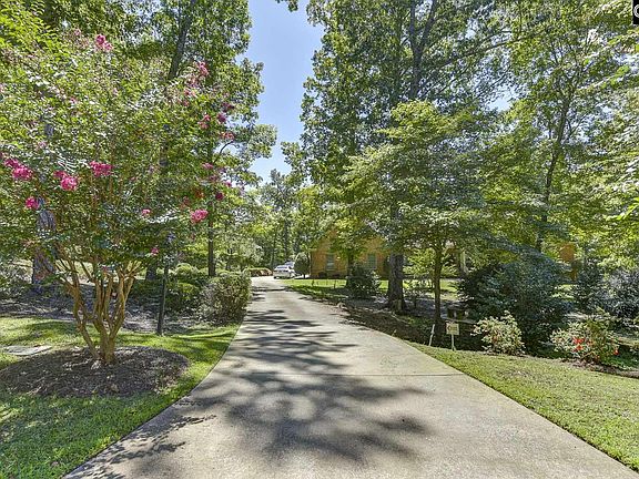 4th image of 214 Ashley Oaks Dr
