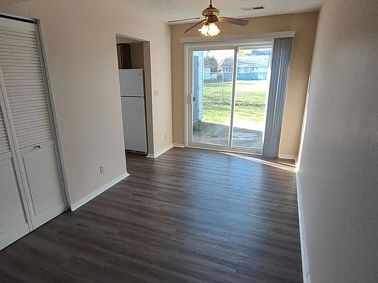 410 - WINDING BROOK APARTMENTS — Photo 48
