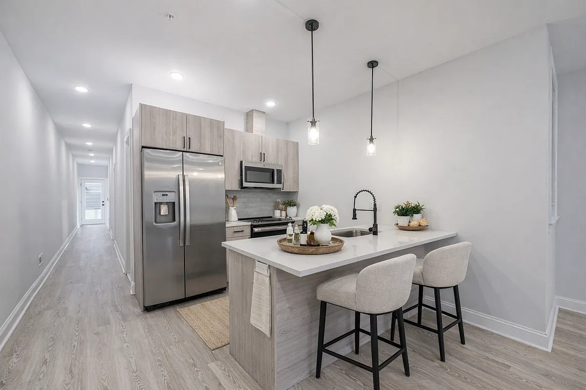Building Photo - 1731 W Montgomery Ave #1