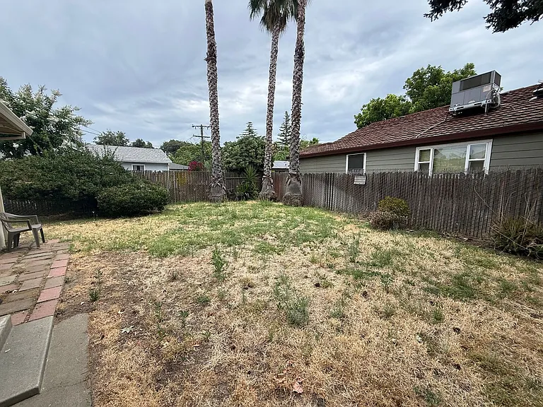 1134 Meadow Rd — Photo 8