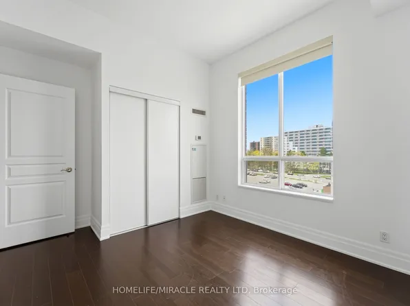 777 Steeles Ave W, Toronto, ON M2R 3Y4