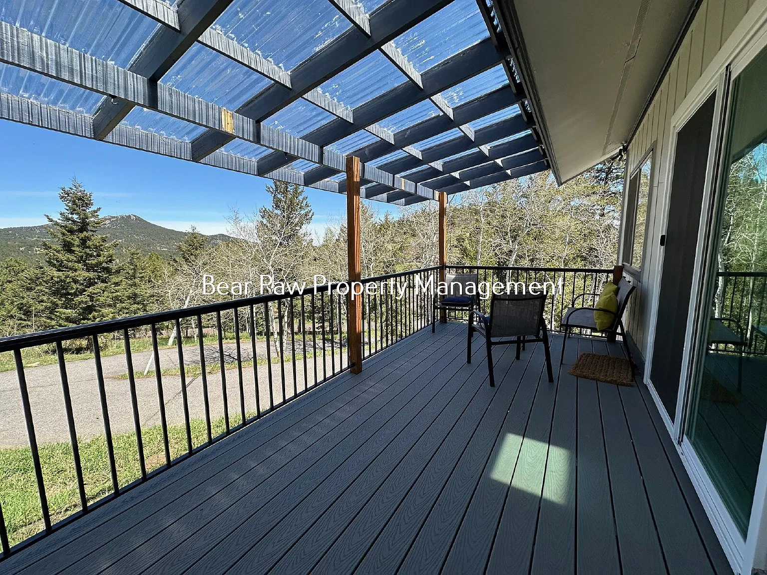 3 bed, 2.0 bath, 2001 sqft, $3,700 — Photo 2