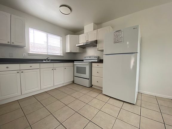 4th image of 110 Randolph Ave #B