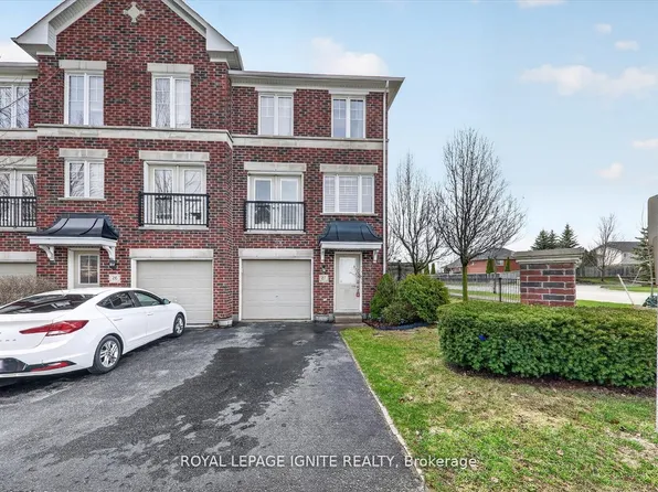 571 Longworth Ave #27, Clarington, ON L1C 0H3