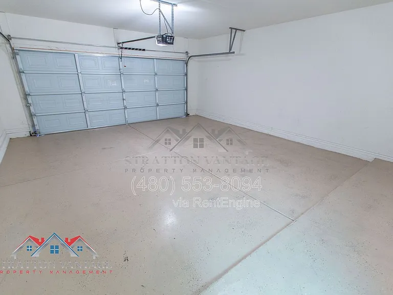 11751 W Daley Ln — Photo 22