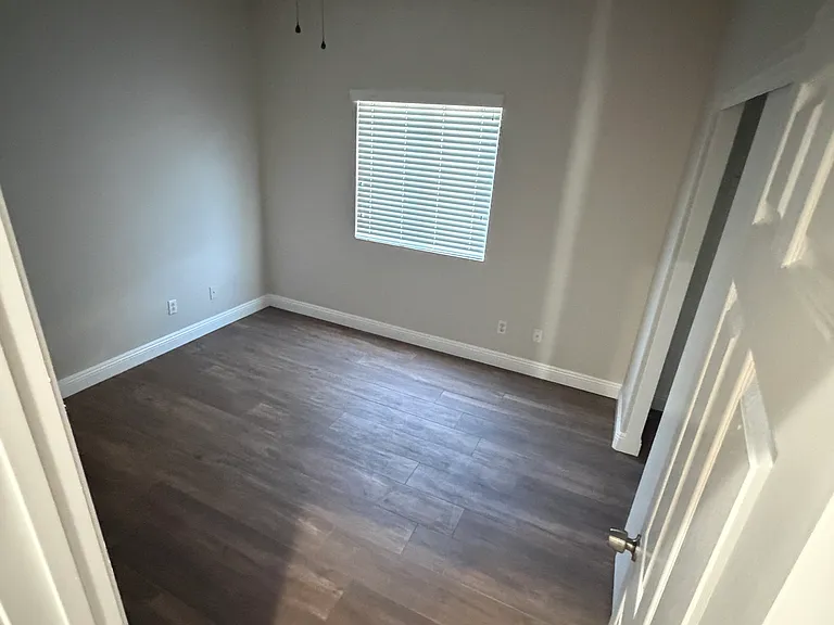 15972 Katherine St — Photo 10