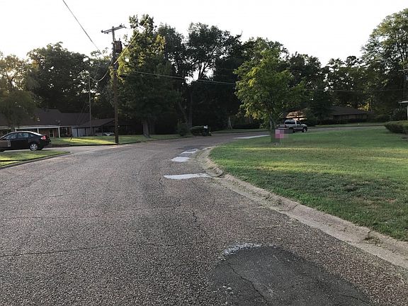 5th image of 2305 Greenhills Dr