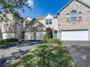 2859 Stonewater Dr, Naperville, IL 60564
