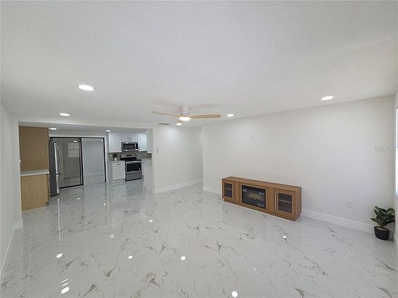 5th image of 1230 KEW CIRCLE