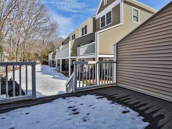 5th image of 518 Fox Hollow Way