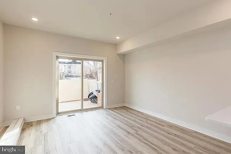 2039 N 3rd St #1 — Photo 31