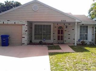 1311 SW 85th Ave, Pembroke Pines, FL 33025