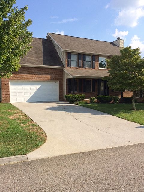 1st image of 564 Bushwood Dr