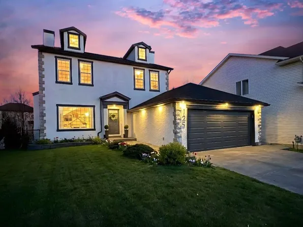 125 W Discovery Pl SW, Calgary, AB T3H 4N5