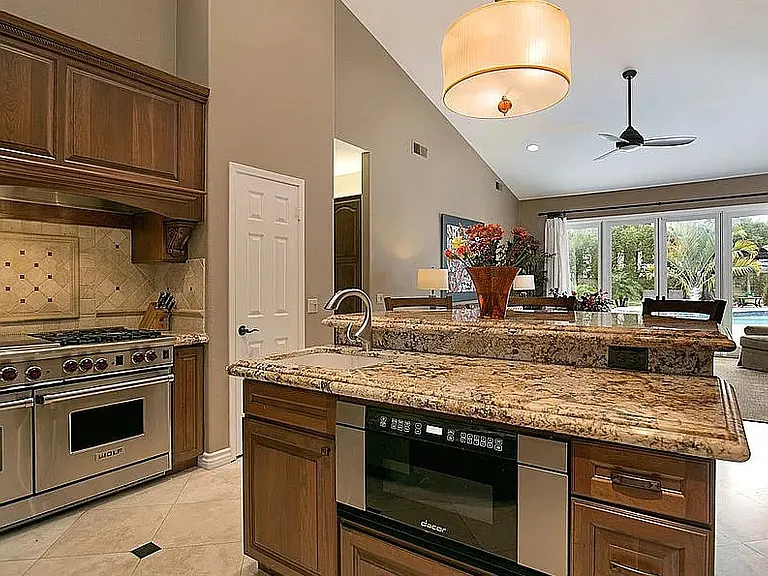 14212 Sandhill Rd — Photo 8