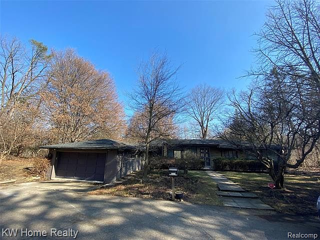 1st image of 25195 Ingleside Dr