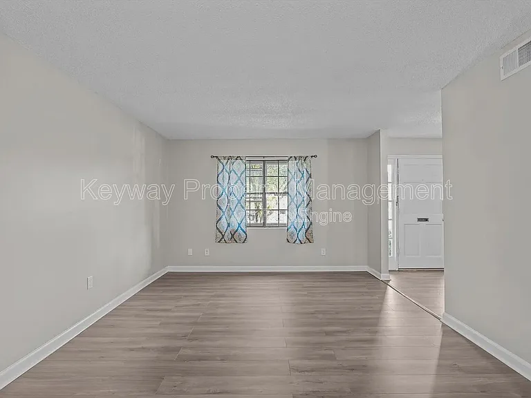 2918 Arrowhead Dr — Photo 8