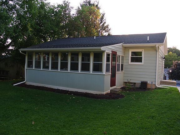3rd image of 420 Newberg Ave NW