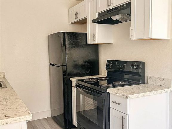 2nd image of 1050 43rd Ave #5