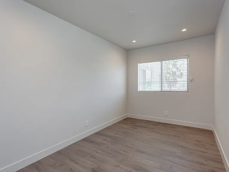 1541 Rockwood St #12 — Photo 11