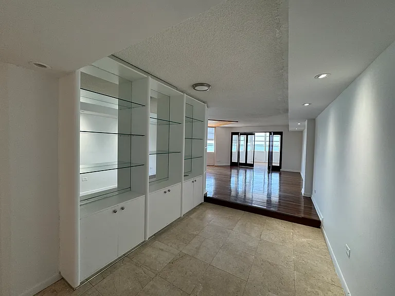 905 Brickell Bay Dr #928 — Photo 11