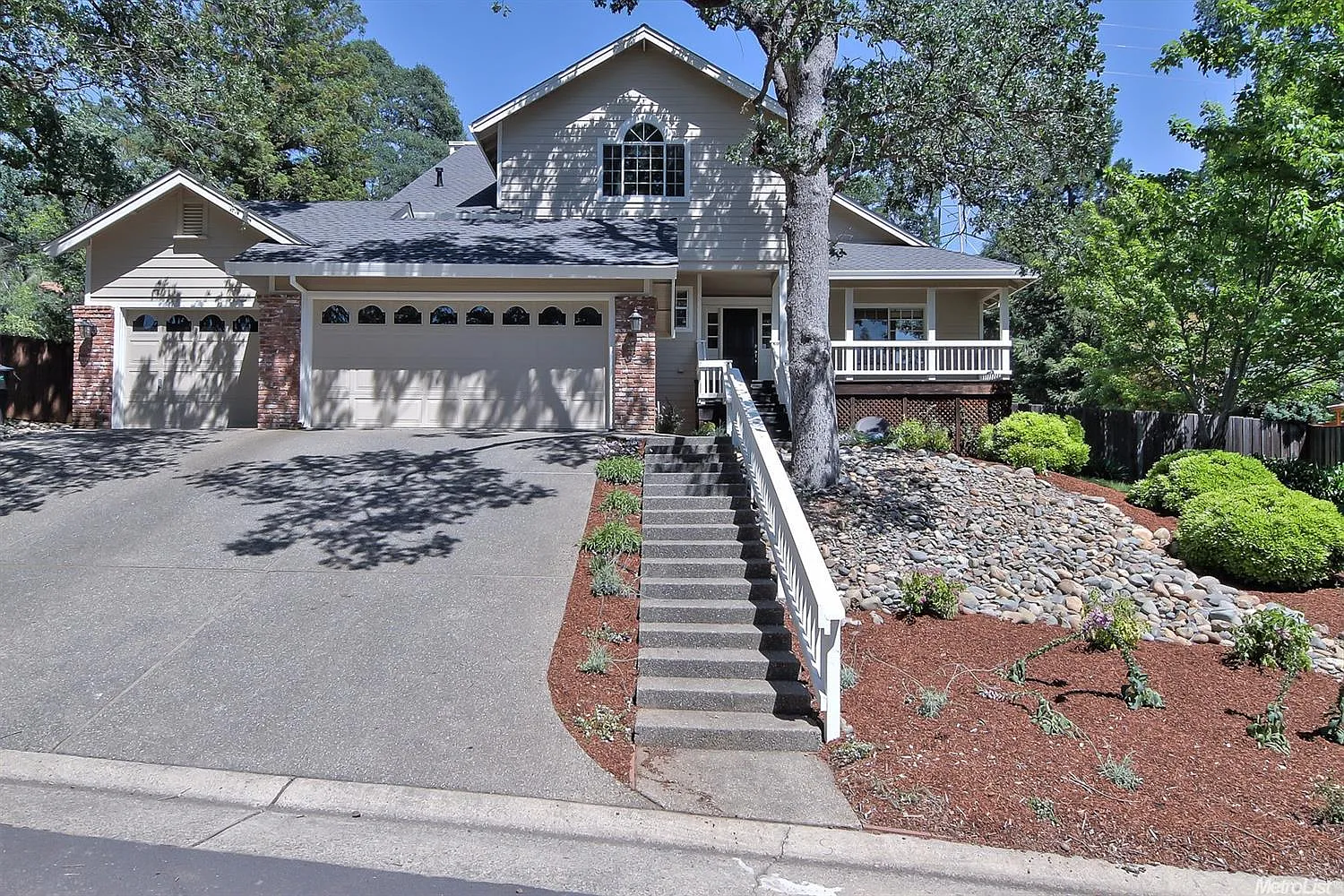 160 Rebecca Way photo 1