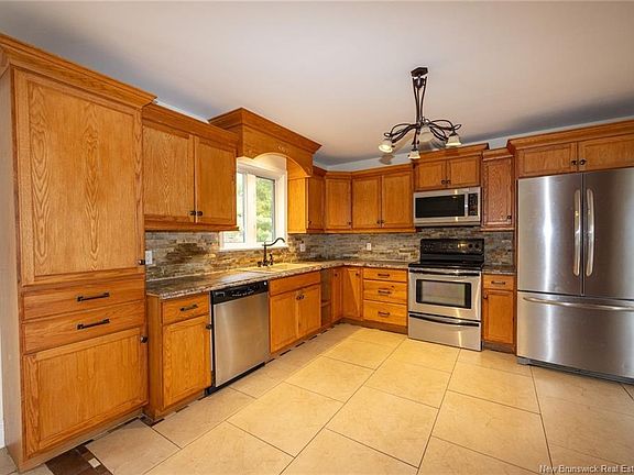 4th image of 372 Kimble Dr