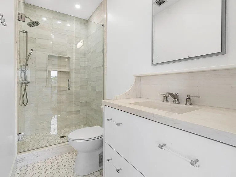 1366 SW 4th Ct — Photo 30