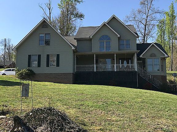 2nd image of 805 Stuffle St
