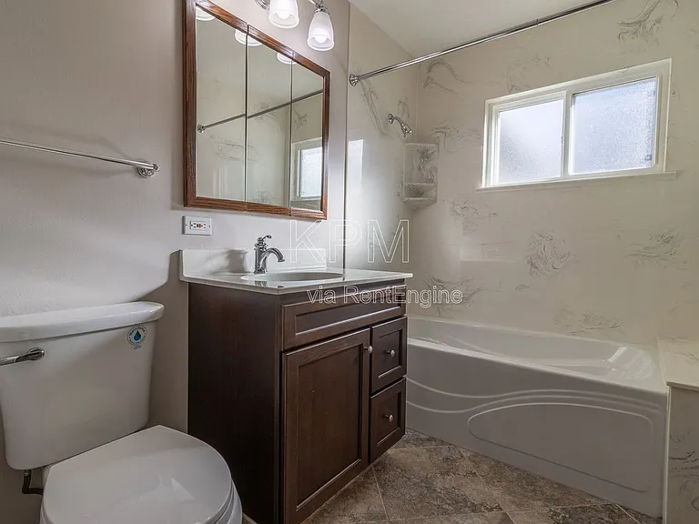218 E Longview Ave — Photo 15