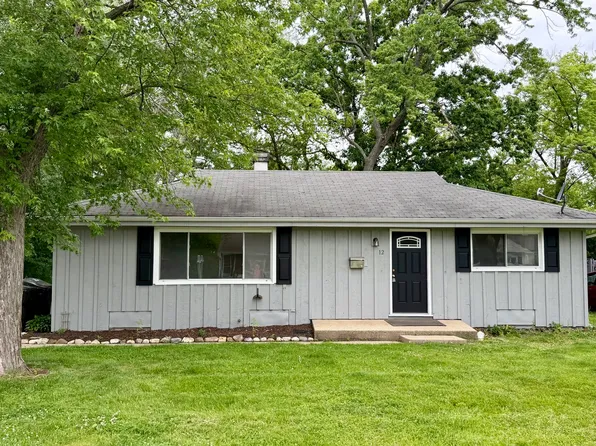 12 Johnathan Rd, Lake Zurich, IL 60047