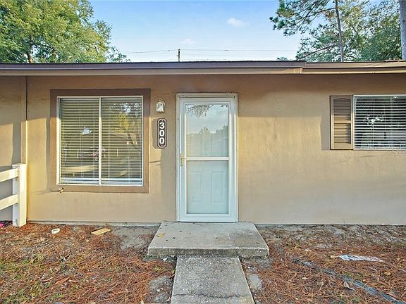 3rd image of 300 W Rosewood Ln