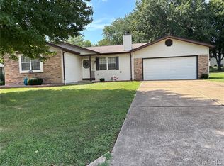 17 Rabbit Trail Dr, Washington, MO 63090